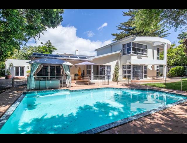 4 BEDROOM HOUSE FOR SALE IN CONSTANTIA